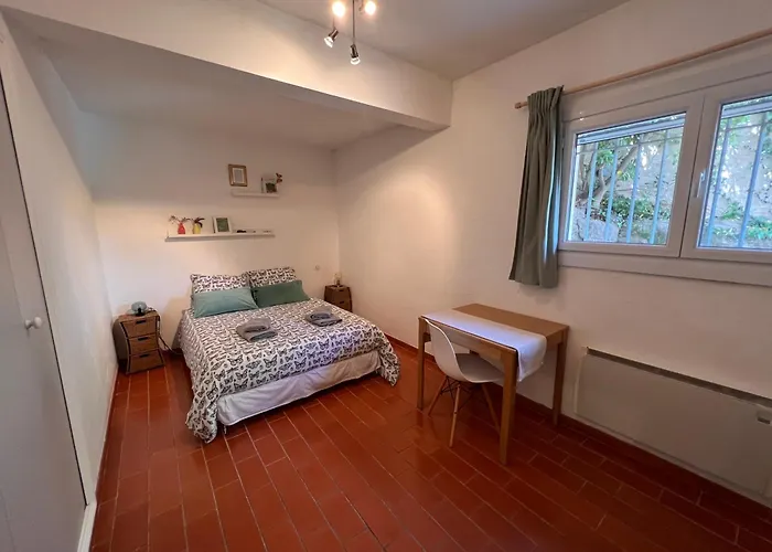 Simone, Appartement Maison, Quartier Calme, Grande Terrasse, Spa, Barbecue, 2 Chambres