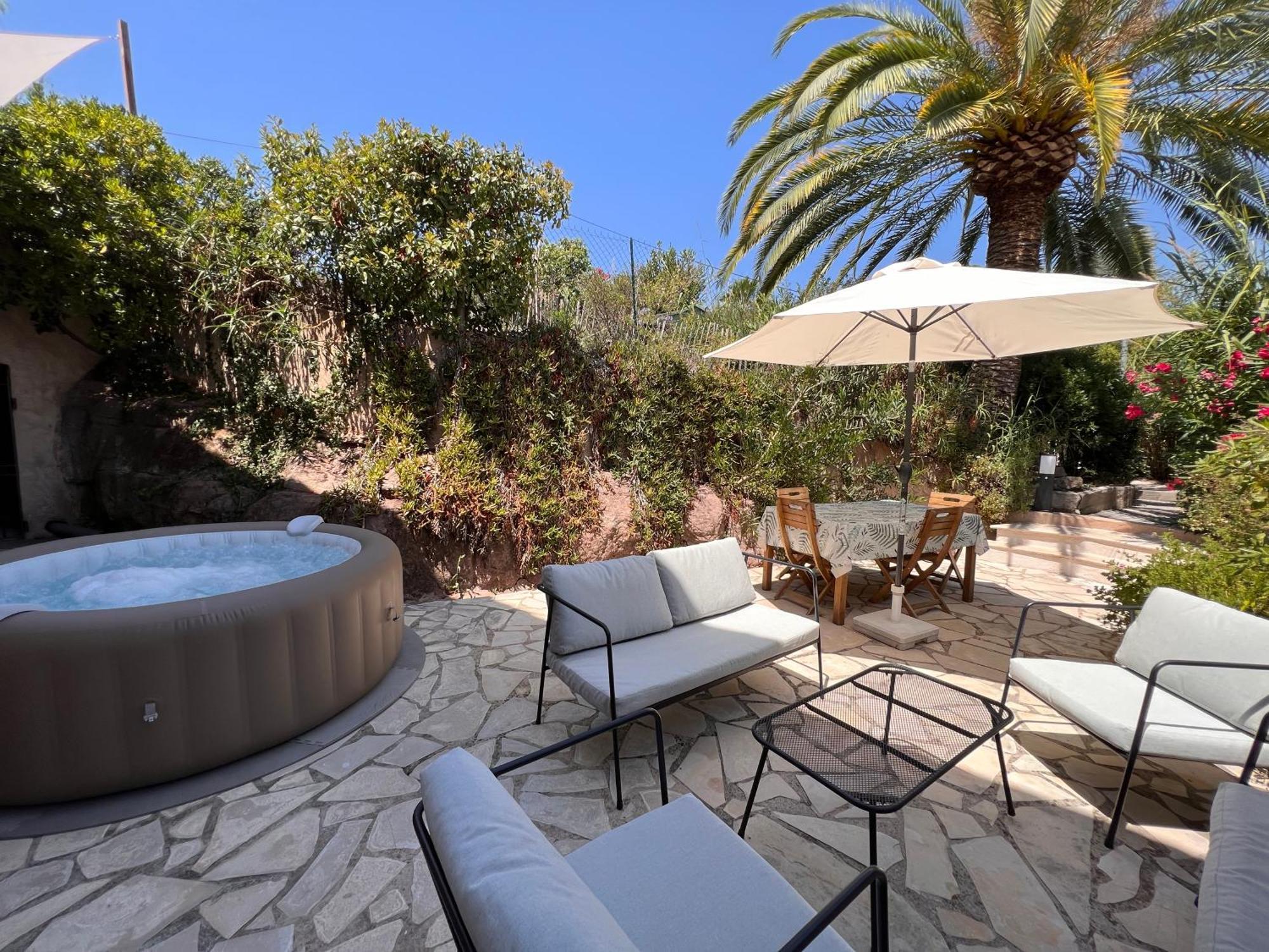 Simone, Maison, Quartier Calme, Grande Terrasse, Spa, Barbecue, 2 Frejus