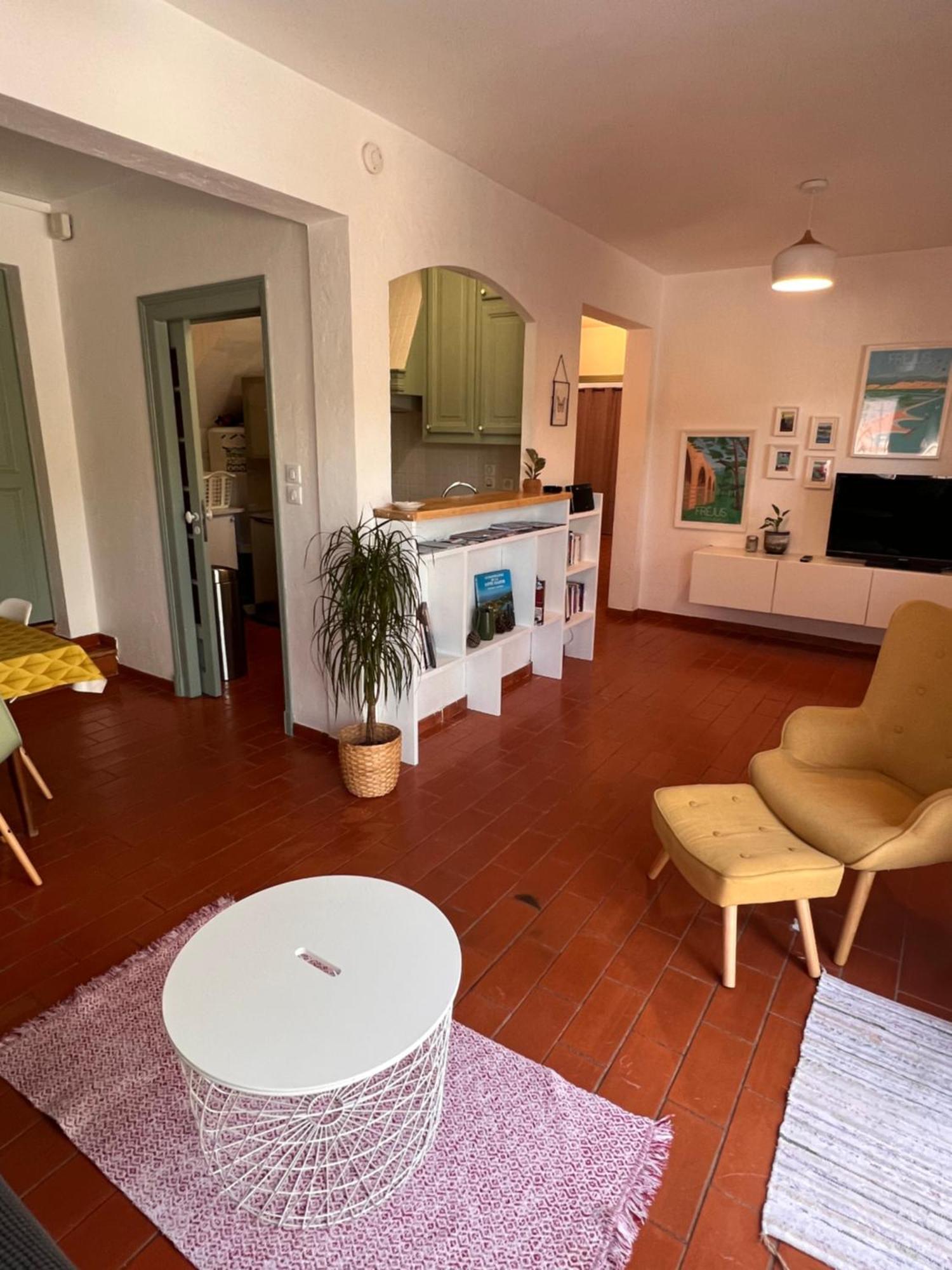 Simone, Maison, Quartier Calme, Grande Terrasse, Spa, Barbecue, 2 Appartement