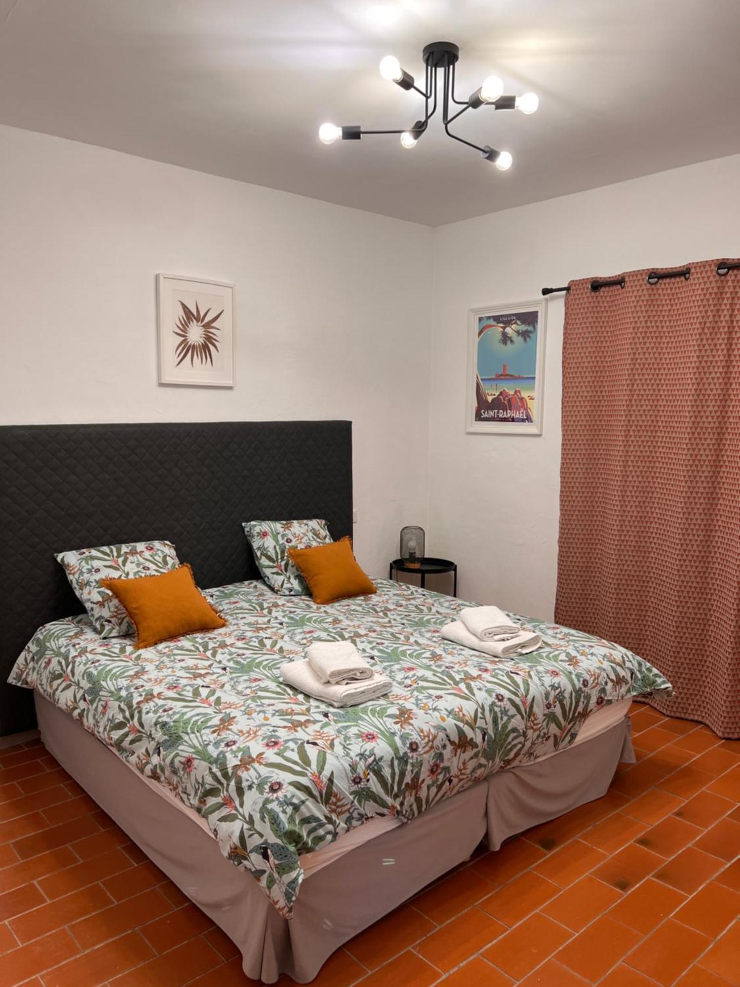 Simone, Maison, Quartier Calme, Grande Terrasse, Spa, Barbecue, 2 Appartement